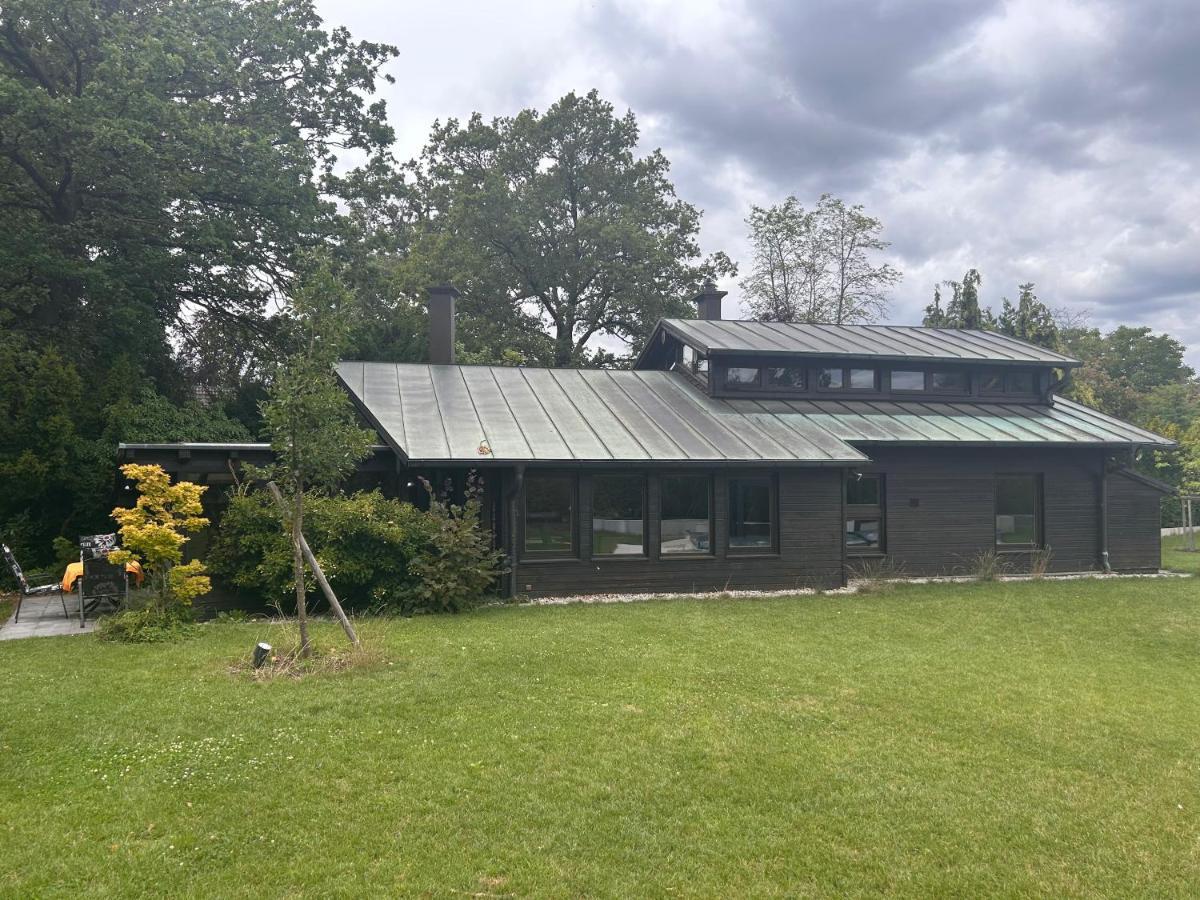 Villa Idyllisches Einfamilienhaus Bei Muenchen Extérieur photo